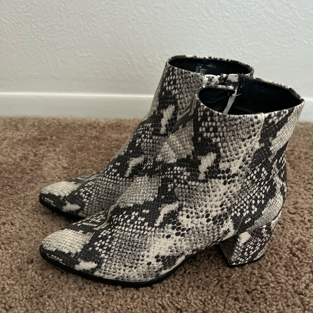 Madden Girl Size 6.5